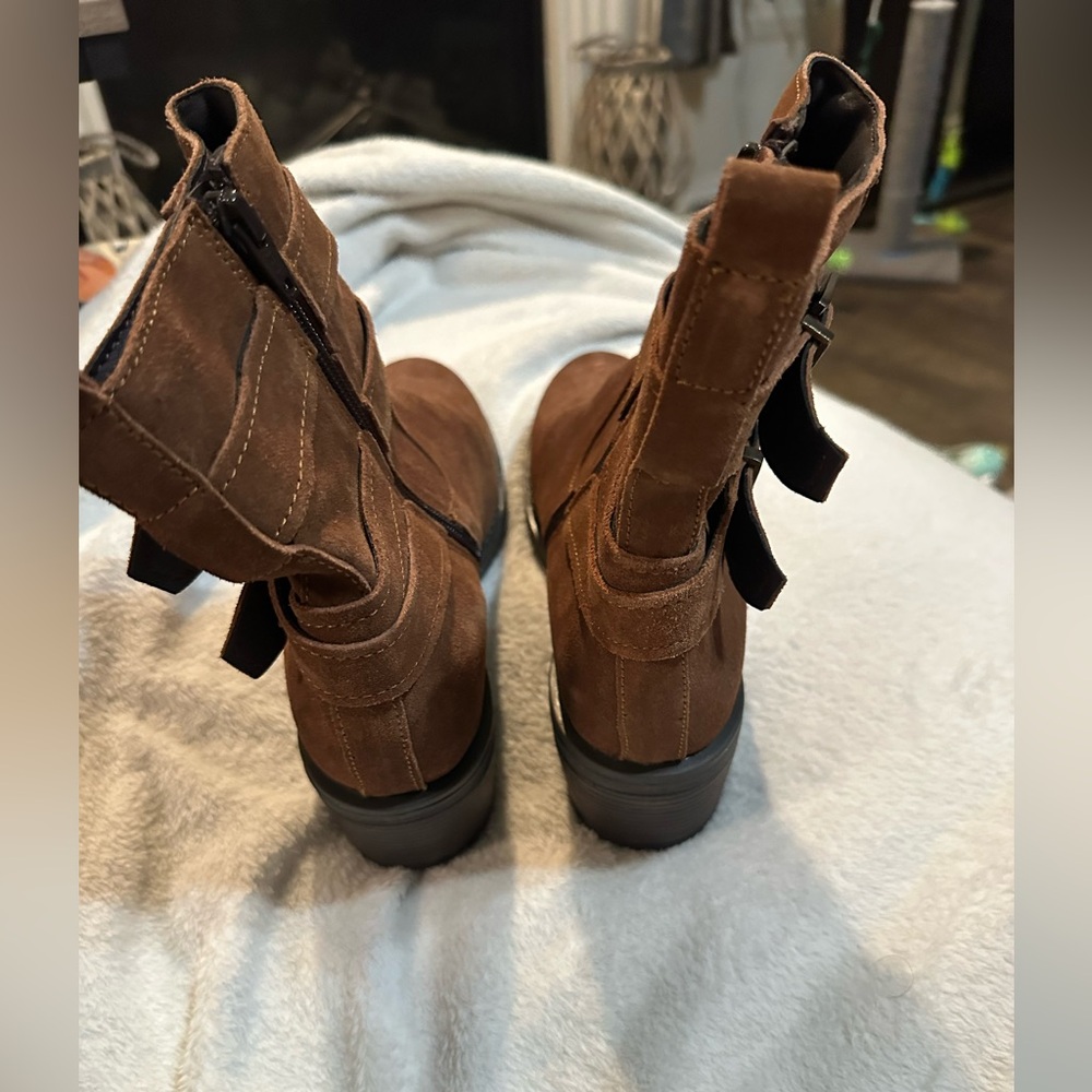 Vintage Foundry Co Leather Boots (no shoe box). - Picture 3 of 7